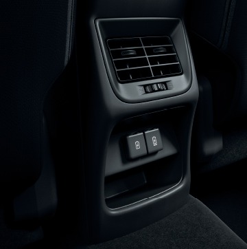 Rear AC Vents & USB Sockets