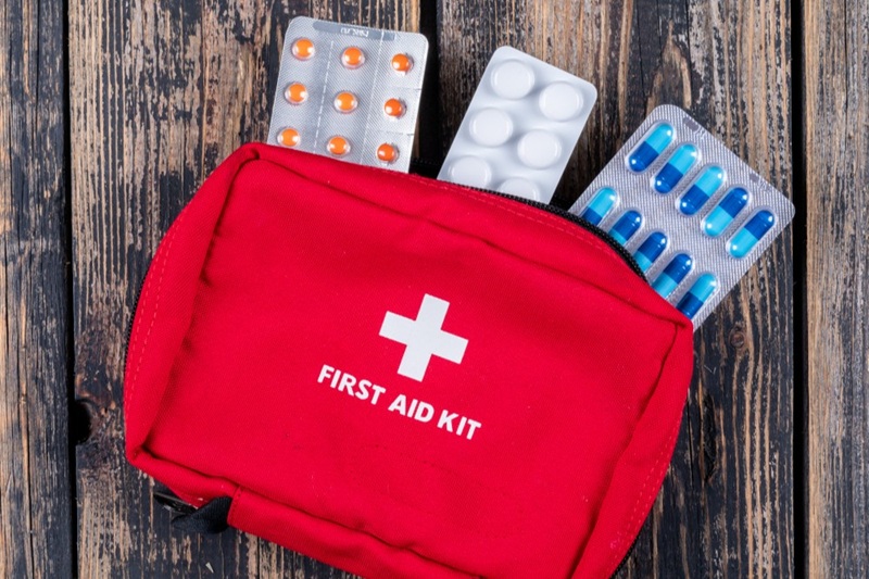 Daftar Peralatan Medis dan Obat yang Wajib Tersedia