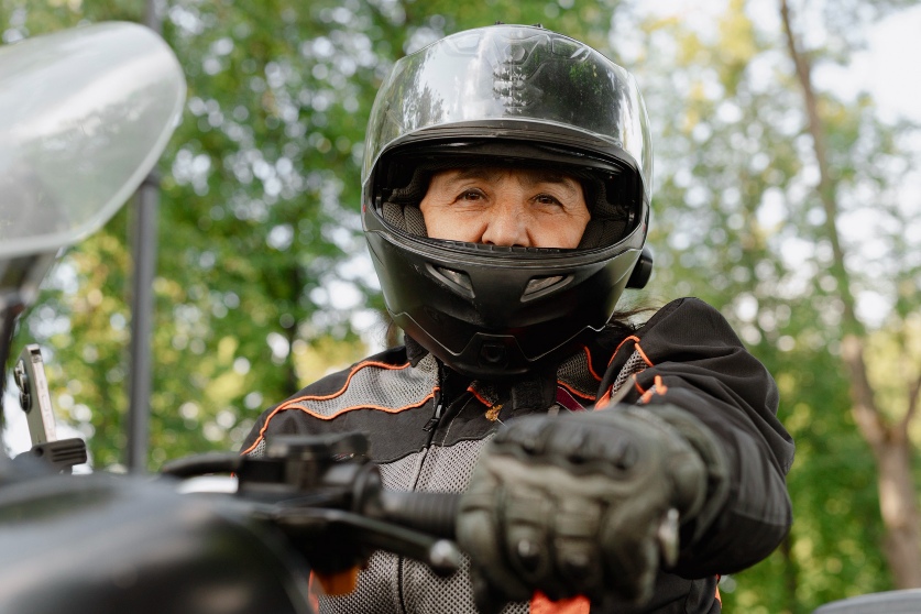 rekomendasi pakaian untuk motoran