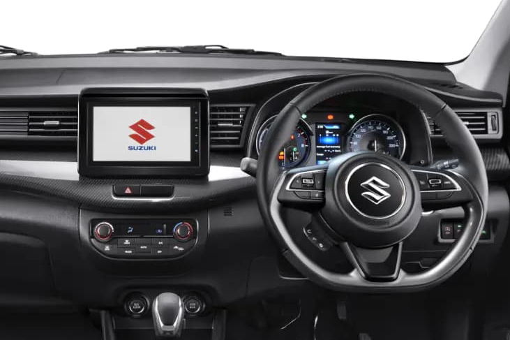 interior mobil saat memanaskan mobil
