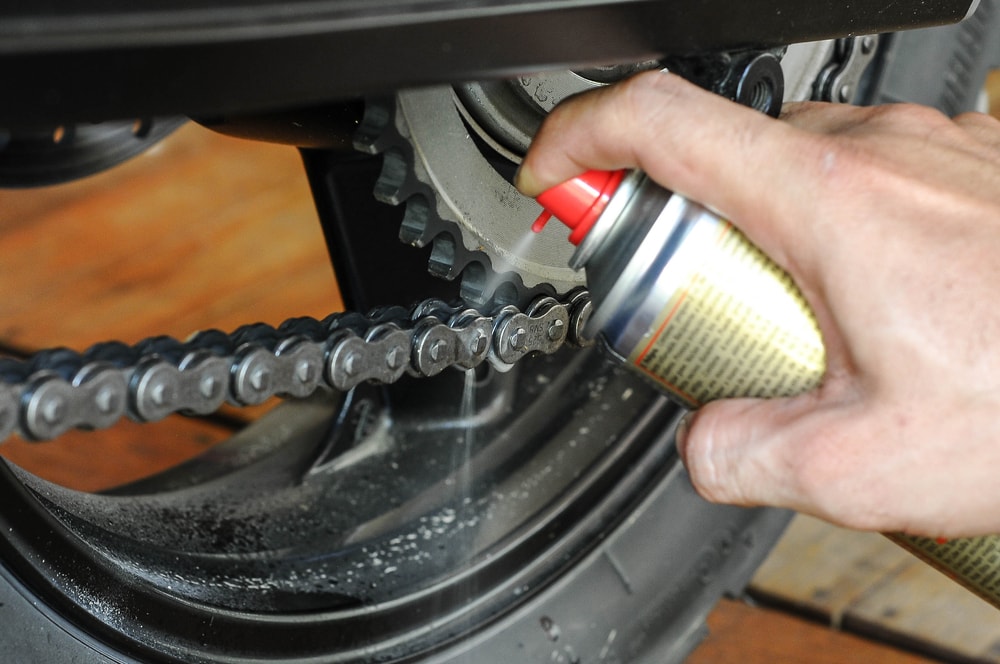 Trik-Pintar-Atasi-Rantai-Motor-Berisik.jpg
